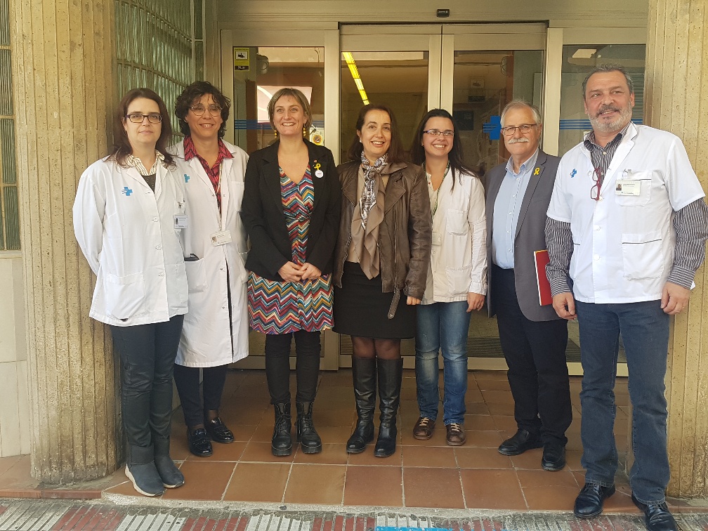 La consellera Vergés amb l'equip de direcció de l'EAP Pineda, juntament amb el gerent del CatSalut a Girona i la directora d'Atenció Primària de l'ICS Girona