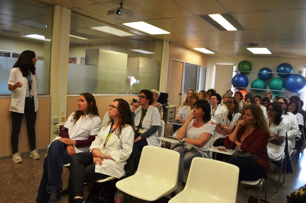 Foto durant la sessió de formació a ginecòlegs i llevadores de l'ASSIR del Güell