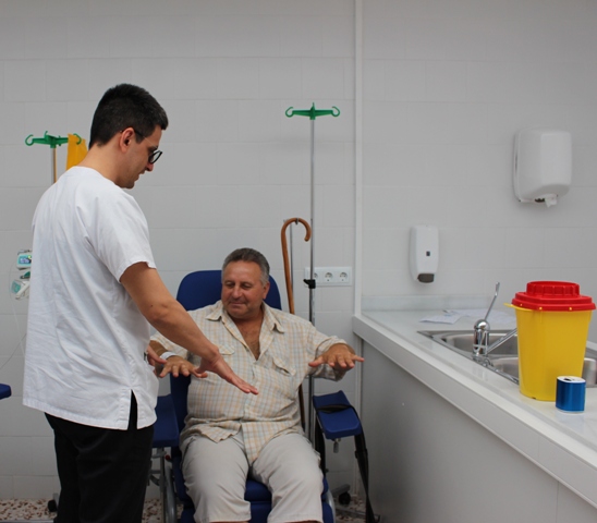 Un pacient es visita als nous espais de la UNIEMTG