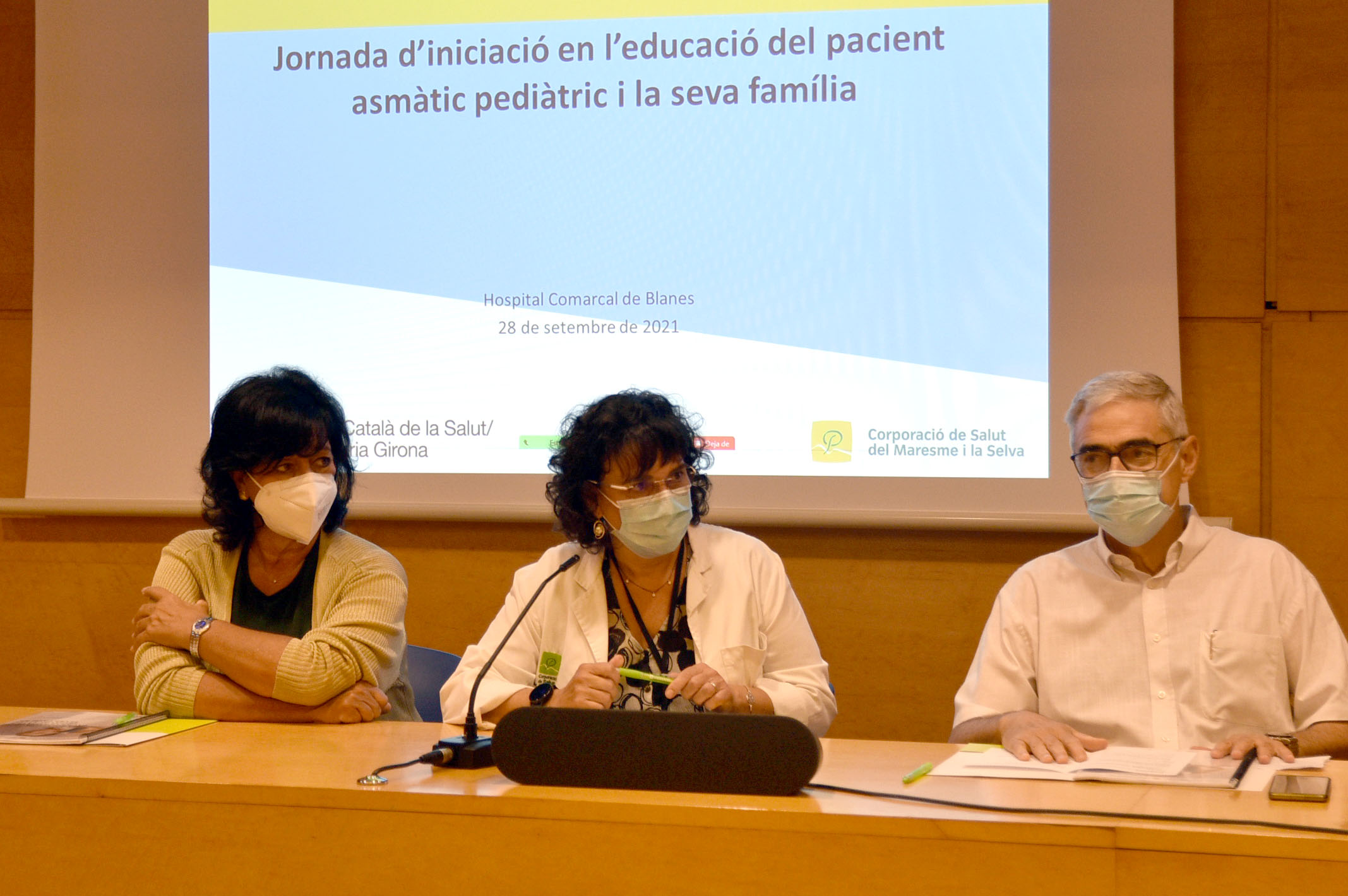 La taula inaugiral durant la sessió formativa, realitzada el 28 de setembre a l'Hospital de Blanes
