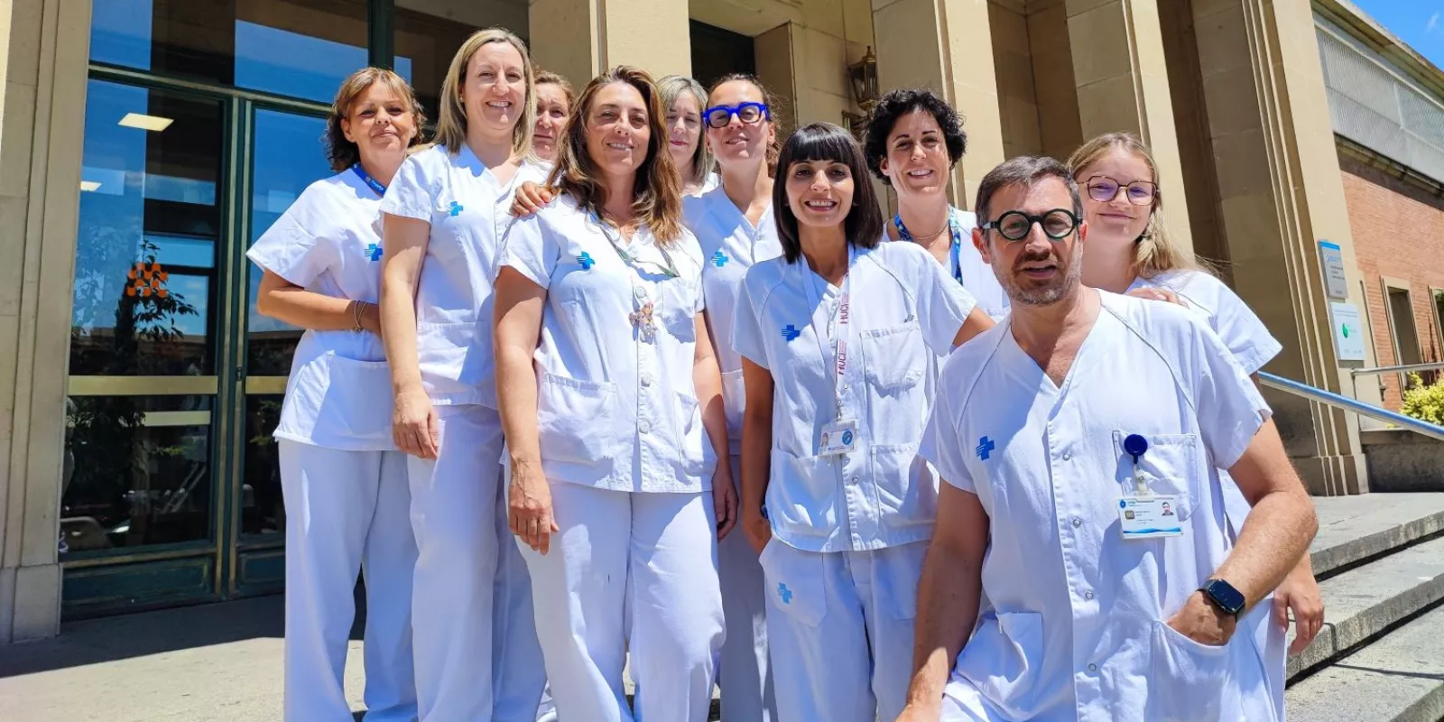 Els professionals de l'Equip d'Infusió i Accés Vascular del Trueta, a les portes del centre