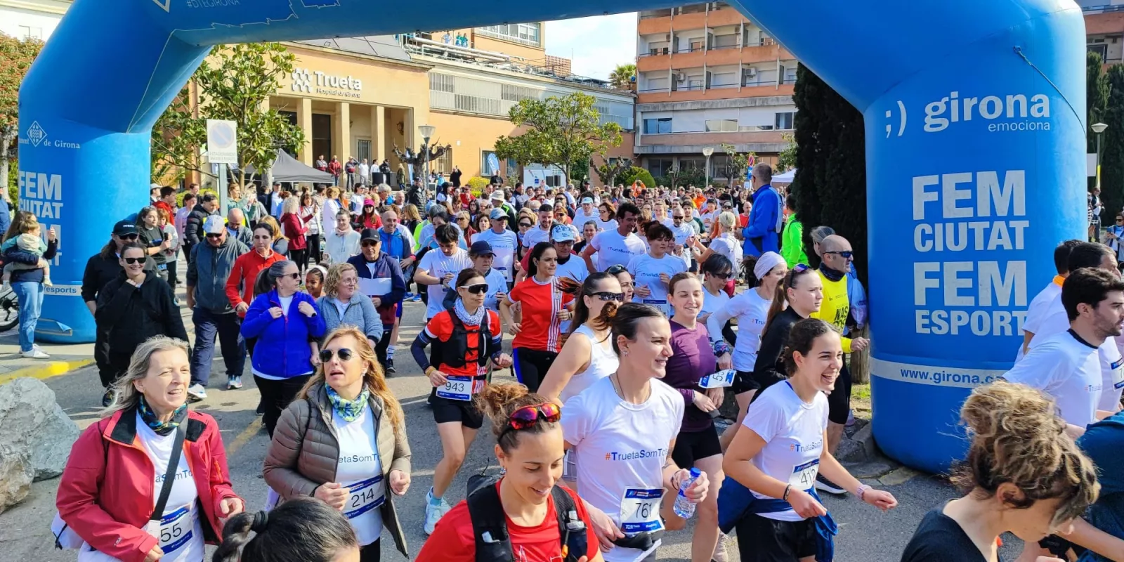 Sortida de la cursa i marxa solidària dels 70 anys del Trueta