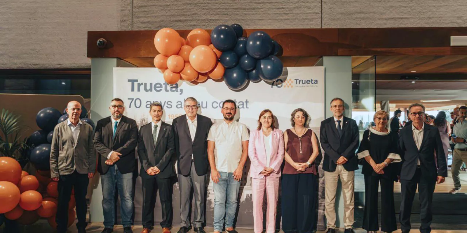 Representants de diferents institucions i empreses del territori presents al Sopar Solidari.