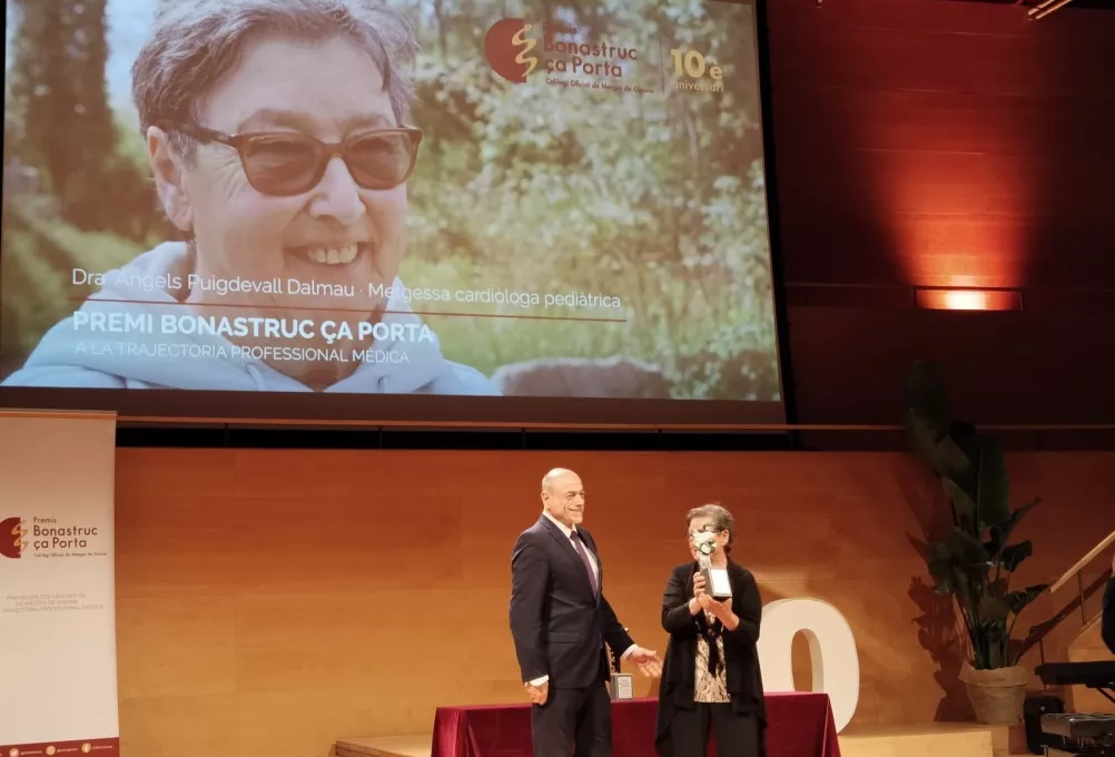 Premis Bonastruc ça Porta 2025. Àngels Puigdevall, metgessa cardiòloga pediàtrica,  rep el premi