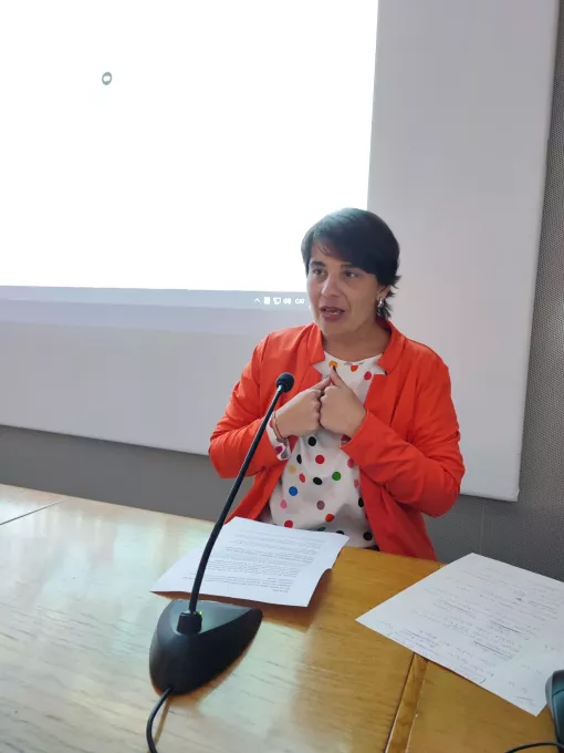 Marina Puell exposa el seu projecte sobre reconnectar amb les emocions positives després de partir un ictus.
