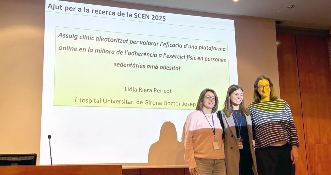 Acte d'entrega de la beca de la Societat Catalana d'Endocrinologia i Nutrició a l'estudi impulsat per les doctores del Trueta Lídia Riera i Sílvia Mauri.