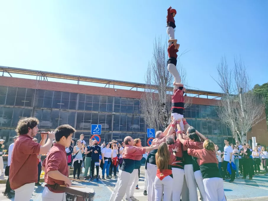 Actuació dels Xerrics d'Olot durant la cursa i marxa solidària del Trueta