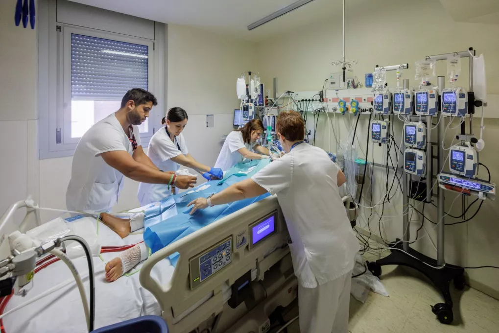 l projecte de la nova Unitat preveu una remodelació integral de l’espai, amb boxes més amplis, nous sistemes de control i monitorització, així com millores en ergonomia i humanització.