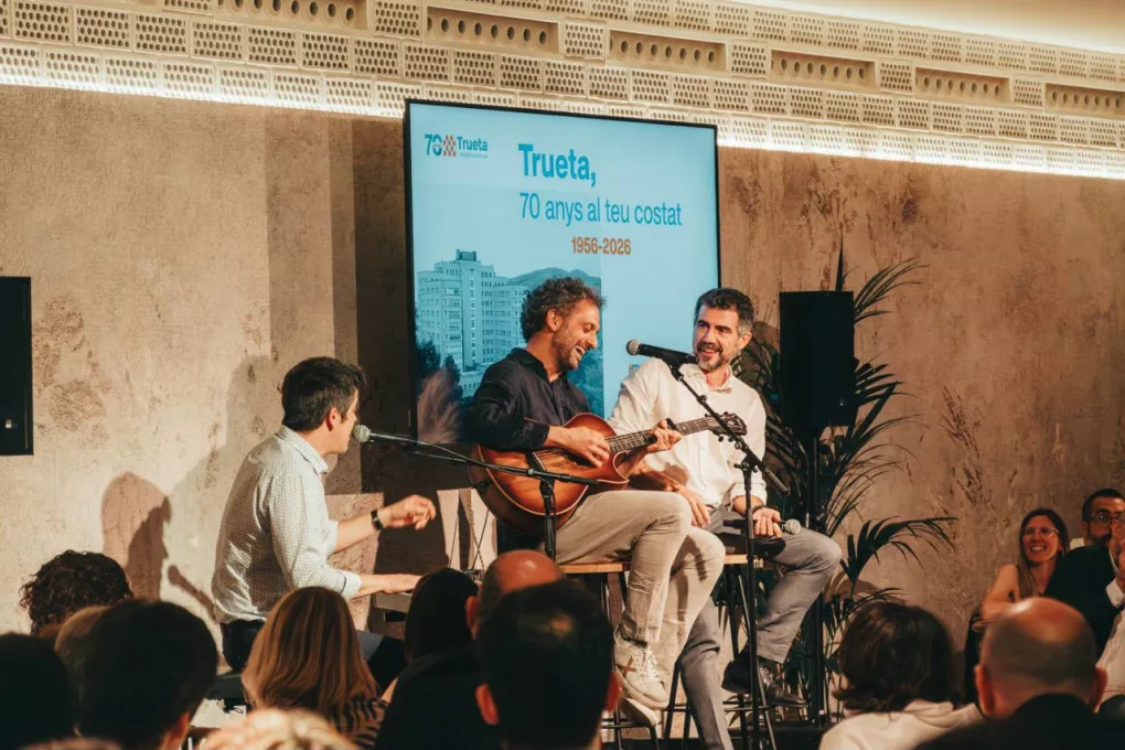 Actuació del grup Els Amics de les Arts en el marc del sopar solidari dels 70 anys del Trueta