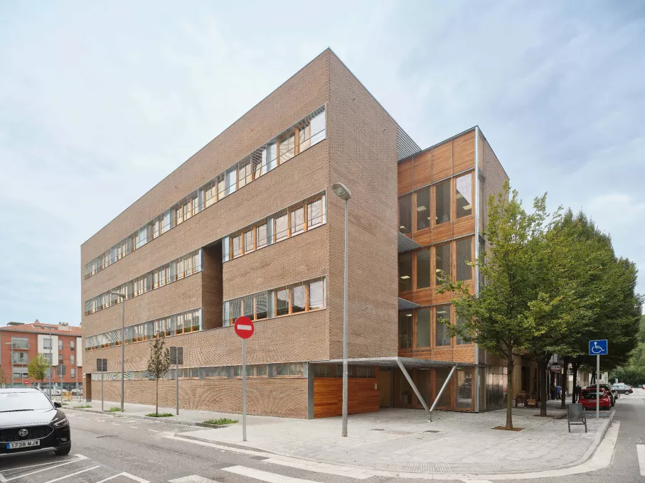 Exterior CAP Olot Nord Fotos Comas Pont Arquitectes
