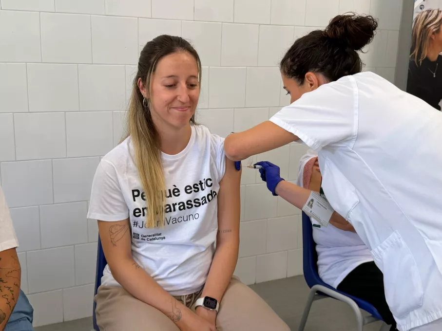 Inici de la campanya de vacunació contra la grip i la COVID-19