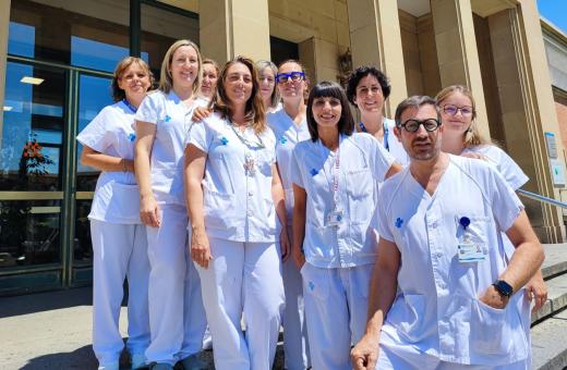 Els professionals de l'Equip d'Infusió i Accés Vascular del Trueta, a les portes del centre
