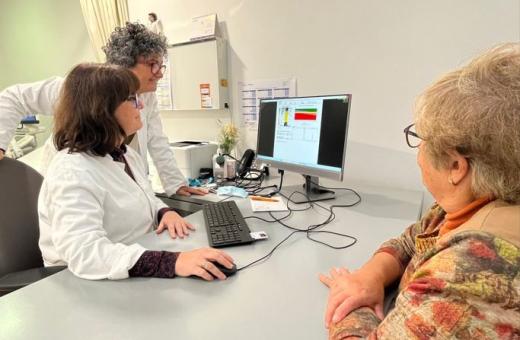 Pacient a la consulta de Reumatologia