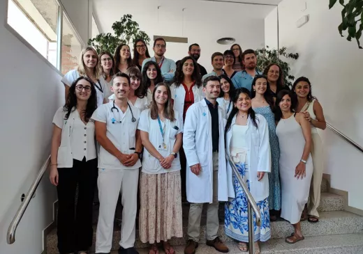 Grup de residents que aquest juny de 2025 completen la seva etapa formativa com a residents de l'Hospital Trueta.a