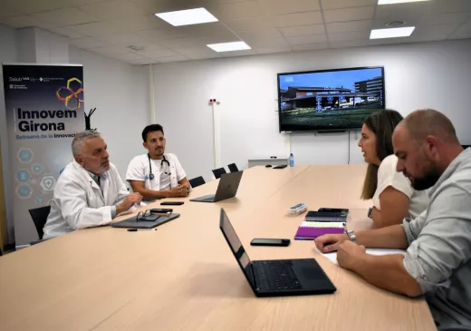 Responsables de la Unitat d'innovació IAS - ICS Girona reunits per preparar la Setmana de la Innovació.