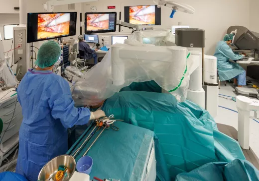 Una de les sales d'operacions del nou bloc quirúrgic de l'Hospital Trueta, dotades d'avançada tecnologia.