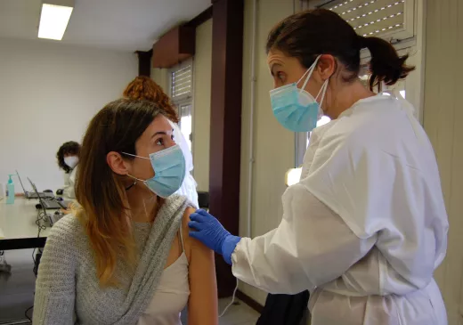 Vacunacio-AstraZeneca-Girona-%2814%29.JPG