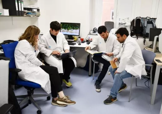 L'equip d-HEALTH vinculat al Trueta, durant la seva estada a l'àrea d'endoscòpia digestiva.