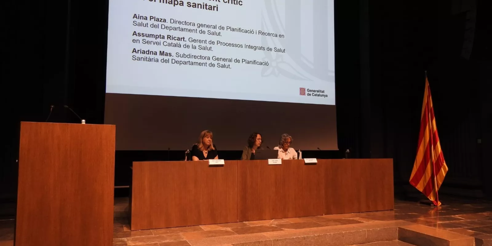 Una de les intervencions de la Jornada per explicar el nou model d'atenció al d'atenció al pacient crític i semicrític.