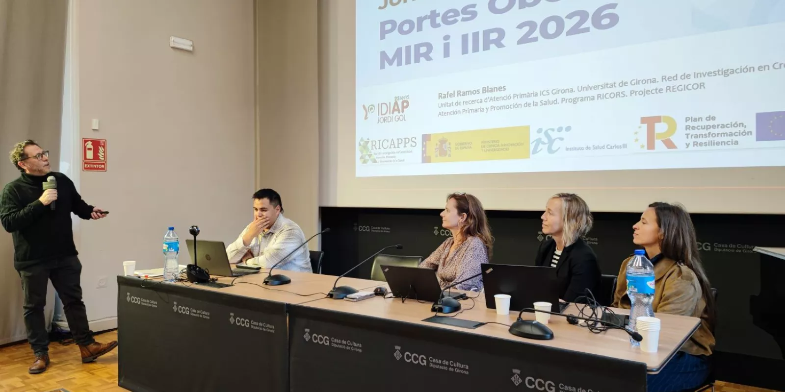 Taula principal de la jornada de portes obertes d'Atenció Primària i Comunitària organitzada per l'ICS Girona