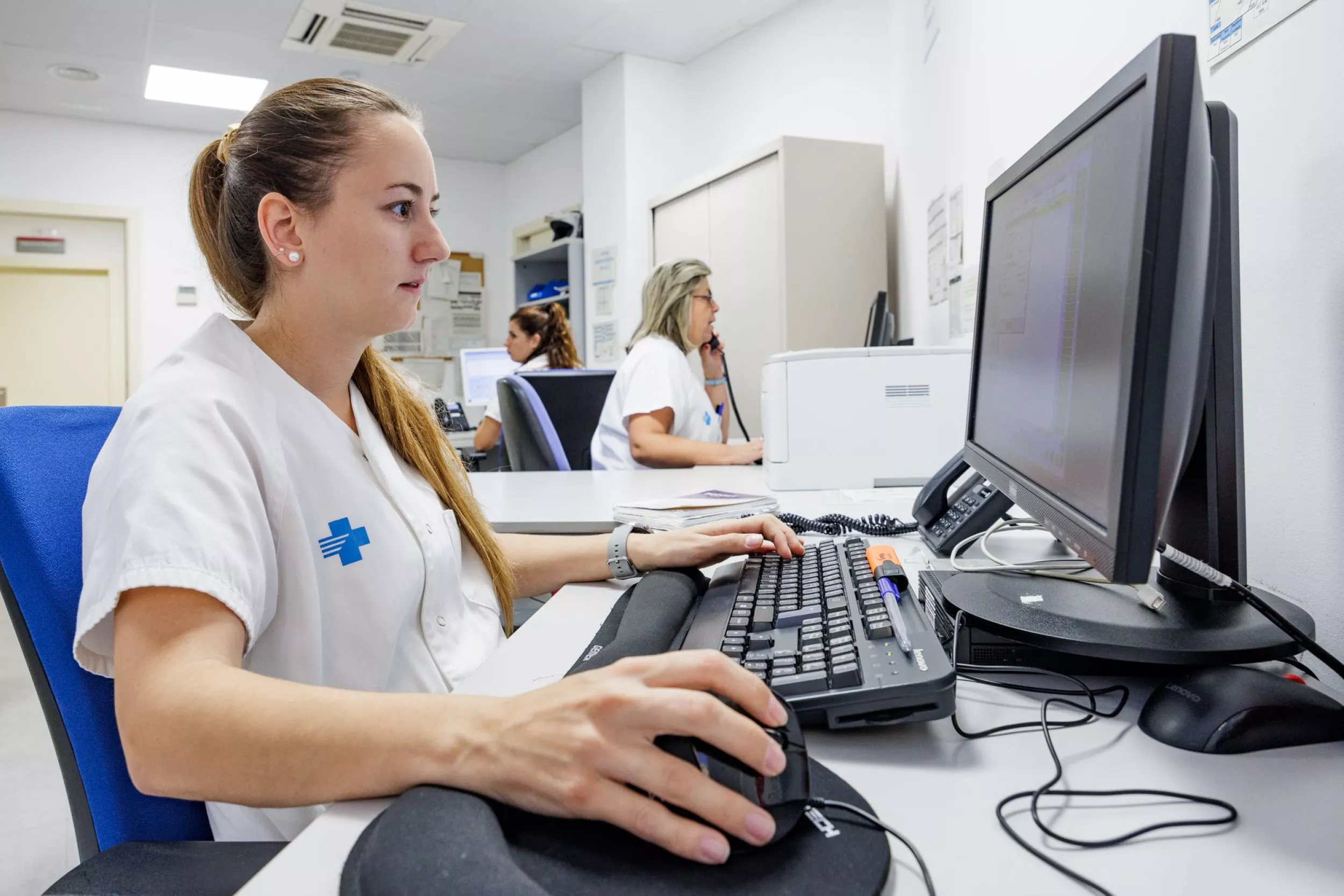 Personal sanitari treballant en l'administració d'un centre mèdic