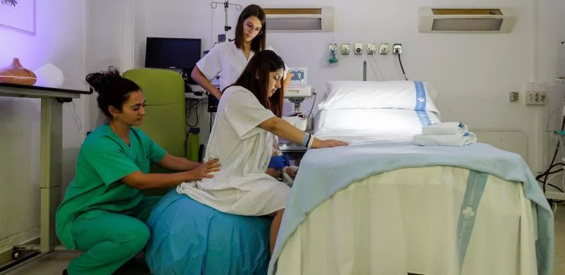 Sala de parts Hospital Trueta. Atenció a la mare gestant