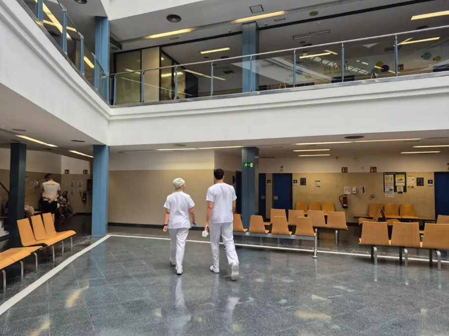 Vestíbul d'accés al centre d'atenció primària de Calella