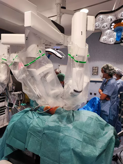 Intervenció del Servei de Cirurgia Pediàtrica del Trueta utilitzant un robot quirúrgic.