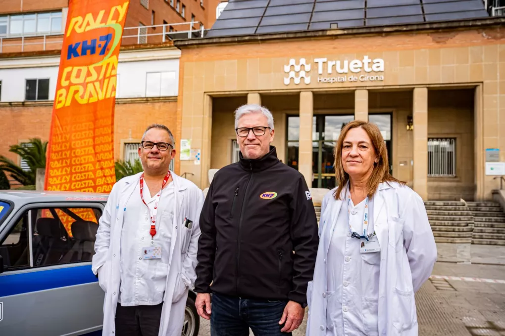 Representants del Servei de Cardiologia de l'Hospital Trueta i de Rally Classics durant la presentació de l'acord.