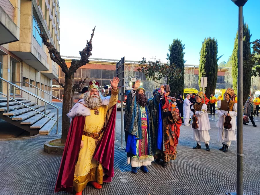 Visita dels Tres Reis d'Orient a l'àrea de pediatria del Trueta 
