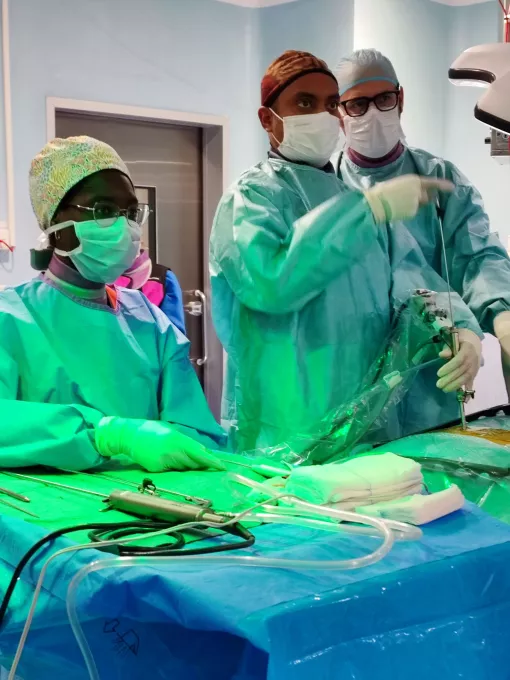 Intervenció de columna per via endoscòpica a càrrec del Servei de Neurocirurgia de l'Hospital Trueta.