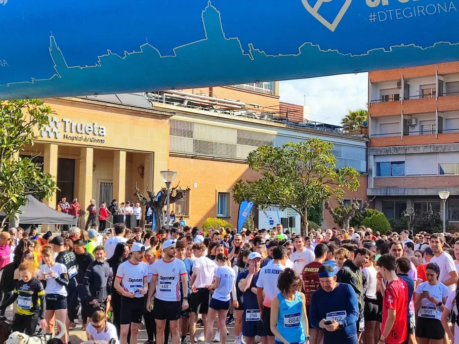 Moments inicials de la Cursa i Marxa Solidària del Trueta