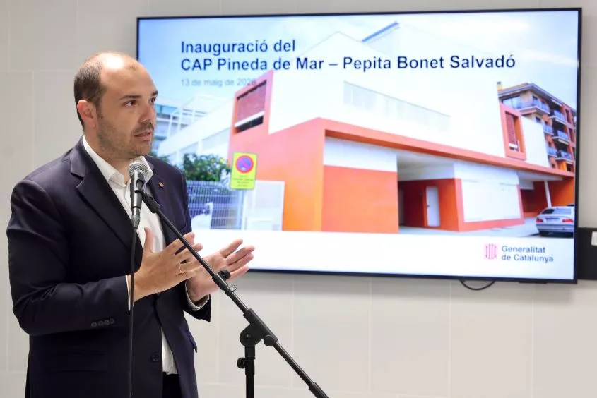 El Conseller de Presidència, Albert Dalmau, durant la inauguració del nou edifici del CAP Pineda