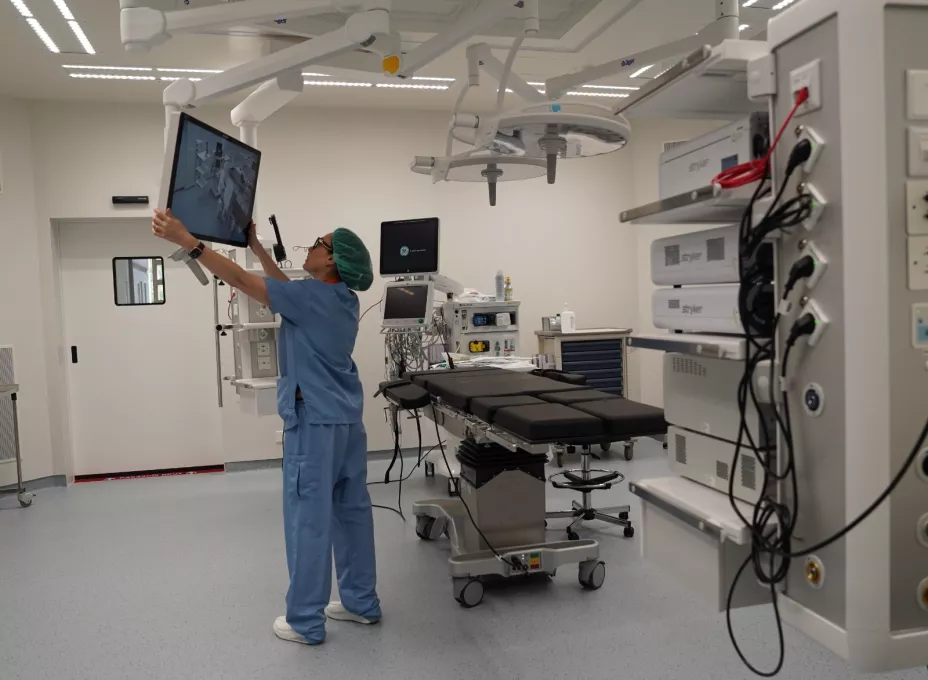 Una de les sales d'operacions del nou bloc quirúrgic de l'Hospital Trueta, dotades d'avançada tecnologia.