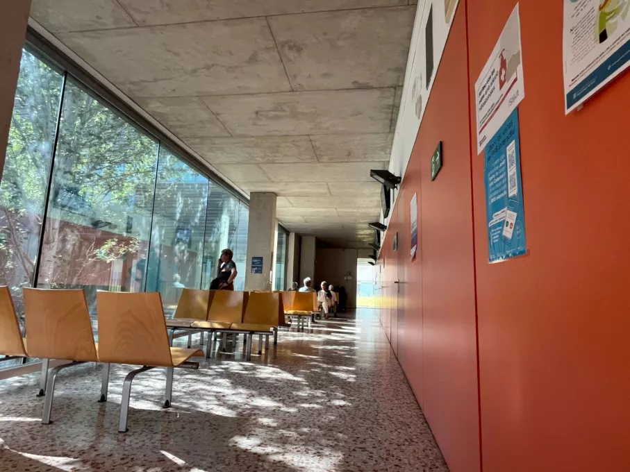 Sala d'espera de les consultes externes de l'Hospital Santa Caterina.