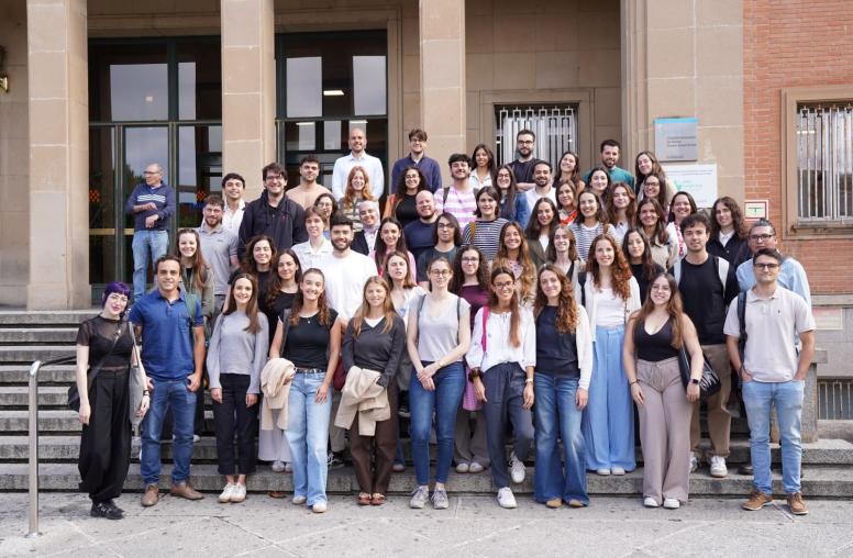 Nous residents de l'Hospital Trueta durant l'acte d'acollida 2026