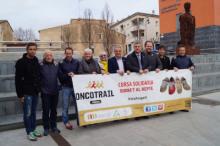 Foto en grup dels organitzadors de l'Oncotrail.