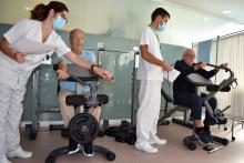 pacients del programa de rehabilitació fent exercici cardiorespiratori