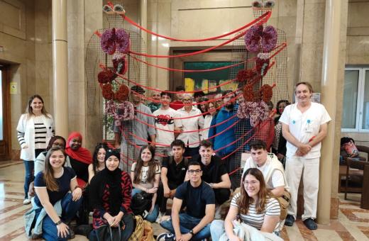 L'Hospital Trueta se suma a ‘Girona, Temps de Flors’ amb una instal·lació que uneix joventut, salut i donació