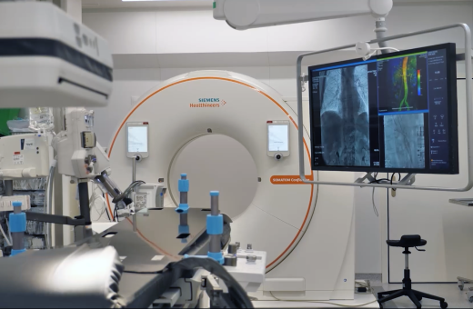 El nou tomògraf computat ja instal·lat a l'àrea d'intervencionisme del Trueta 