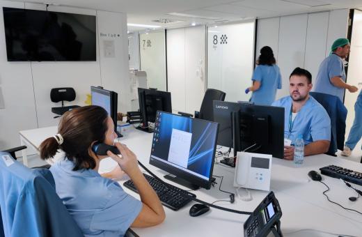 Sala de control d'infermeria de la nova àrea de reanimació postquirúrgica del Trueta