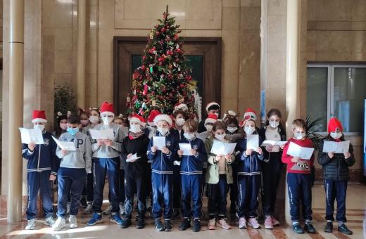 Alumnes de l'Escola Montessori-Palau de Girona han obert el calendari d'actes de Nadal 2025-26 del Trueta