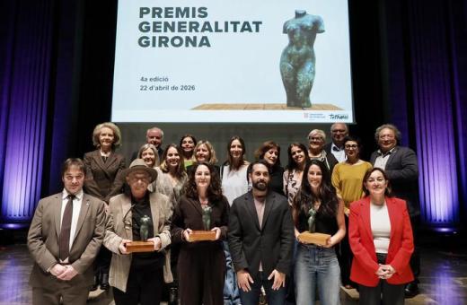 Conjunt de persones guardonades als premis Generalitat Girona de 2026, amb representants de l'ESCAPP-GI