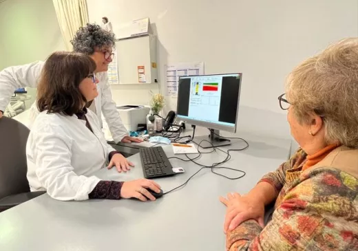 Pacient a la consulta de Reumatologia