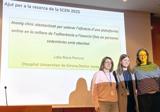 Acte d'entrega de la beca de la Societat Catalana d'Endocrinologia i Nutrició a l'estudi impulsat per les doctores del Trueta Lídia Riera i Sílvia Mauri.