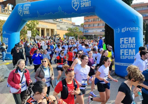 Sortida de la cursa i marxa solidària dels 70 anys del Trueta