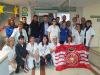 Representants del Girona FC amb professionals i pacients del Servei de Pediatria